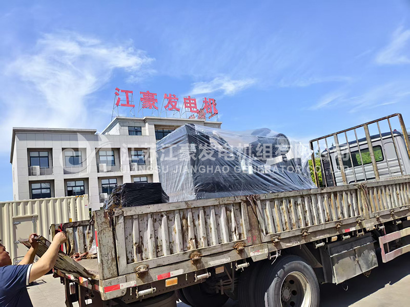 一台300kW康明斯动力柴油发电机组发货