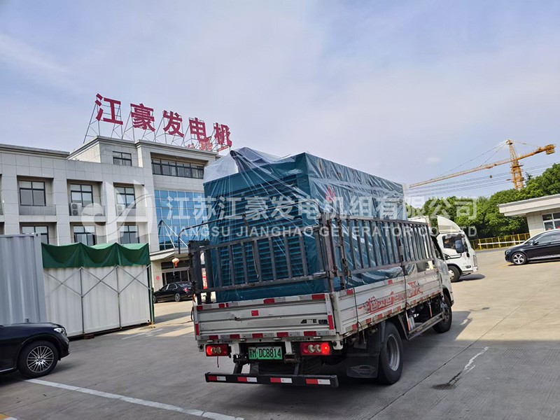 一台400kW乾能动力静音箱式柴油发电机组发货