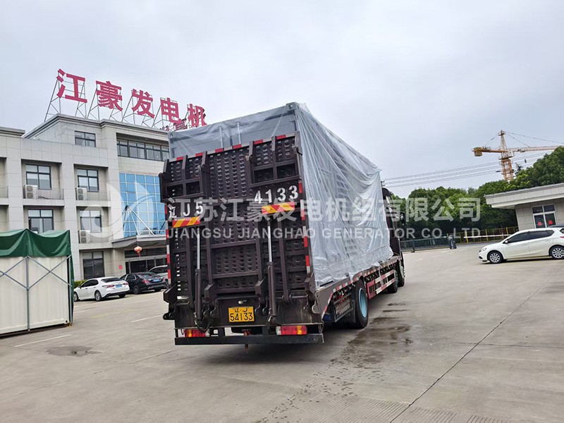一台1000kW康明斯动力集装箱式柴油发电机组发货